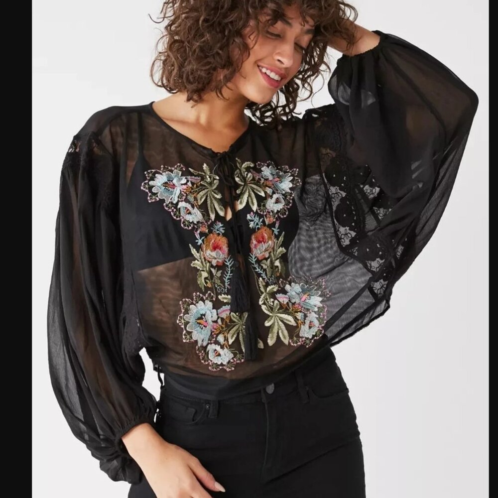 UO Forbidden Forest Floral Embroidered Black Blouse Top M
